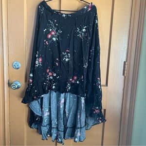 Torrid black floral knit rayon pull-on A-line skirt in size 1 plus size